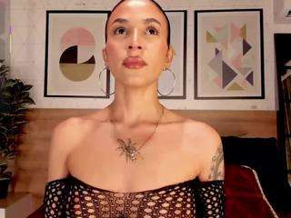 lunaruso webcam model stream image