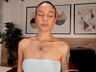 lunaruso webcam model stream image