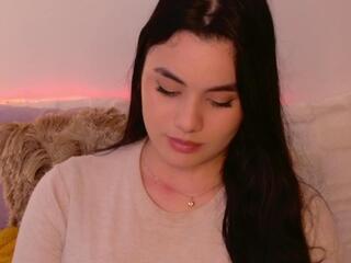 Adele Portman webcam model stream image