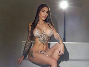 AlanaCraft webcam model stream image