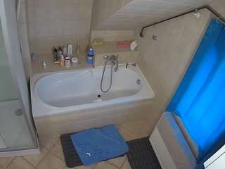 voyeurcam-julmodels-bath-2nd-1 webcam model stream image