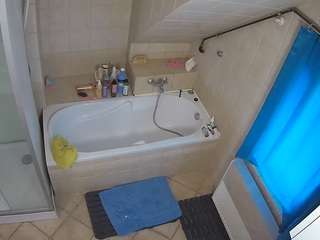 voyeurcam-julmodels-bath-2nd-1 webcam model stream image
