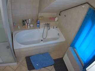 voyeurcam-julmodels-bath-2nd-1 webcam model stream image