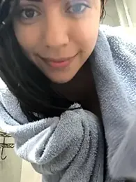 Sara-215 webcam model stream image