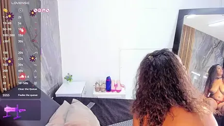 LauraSaenz01 webcam stripchat model stream image