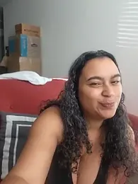 cinnaminnie webcam model stream image