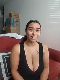 cinnaminnie webcam model stream image