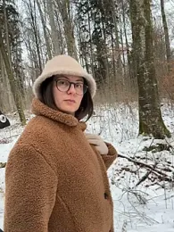 AvaFlowers6 webcam model stream image