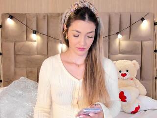 Clara Delmar webcam model stream image