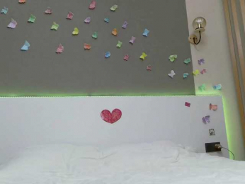 Roxysin webcam model stream image