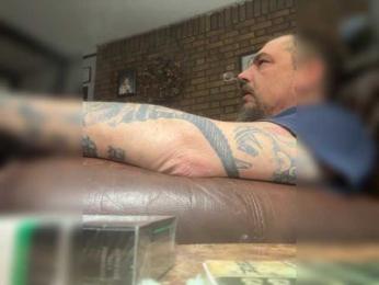 Drippingwet74 webcam bongacams model stream image