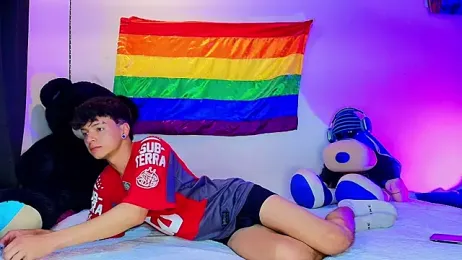twink_sebas_ webcam model stream image