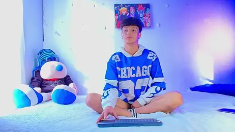twink_sebas_ webcam model stream image