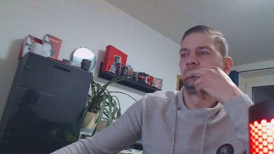 Lienlingsidiot webcam model stream image