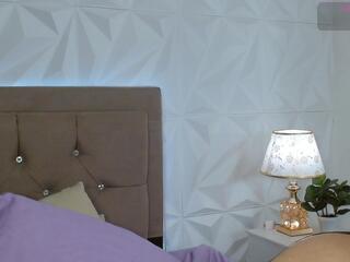 Gwen Drew webcam model stream image