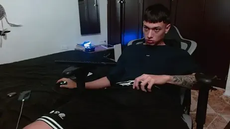 aaron_blug webcam model stream image