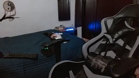 aaron_blug webcam model stream image