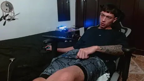 aaron_blug webcam model stream image
