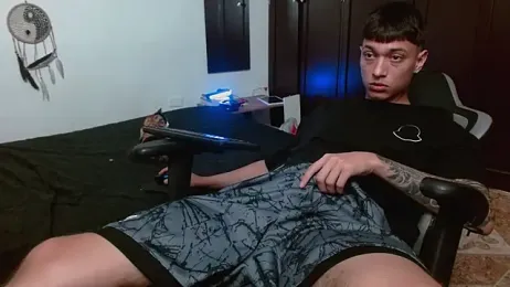 aaron_blug webcam model stream image