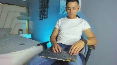 Lucii_fer_ webcam model stream image