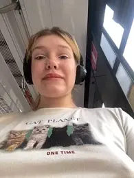 Honey___Hot webcam model stream image