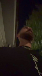 2bfriendz webcam model stream image