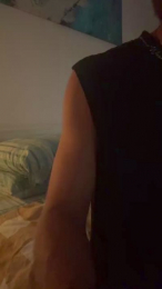 2bfriendz webcam model stream image