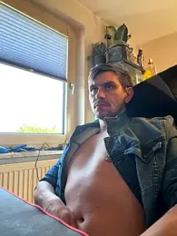 Shaiiboy webcam model stream image