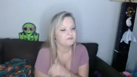 BigTitBarbie68 webcam model stream image