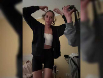 Vagina-Natural webcam model stream image