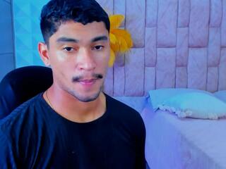 Anthom Wells webcam model stream image