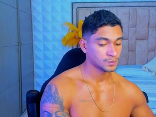 Anthom Wells webcam model stream image