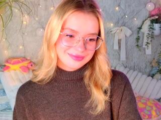 Lily Rooney webcam model stream image