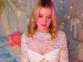 Lily Rooney webcam model stream image