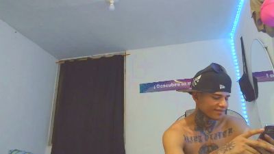 Skartoliver webcam model stream image