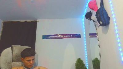 Skartoliver webcam model stream image