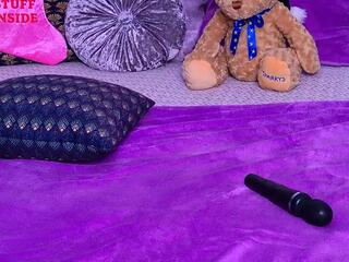 Chantall Reynolds webcam model stream image