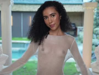 amnie_ webcam model stream image