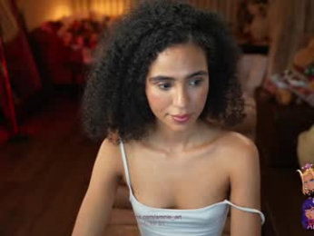 amnie_ webcam model stream image