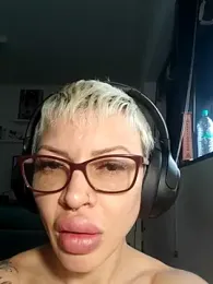 Monroecarolina webcam model stream image