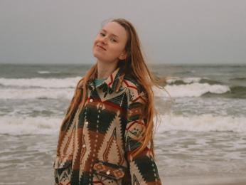 AmiLee webcam model stream image