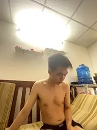 azn_typhoon00 webcam model stream image