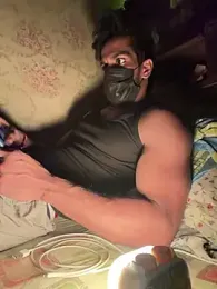 Hunkyardd webcam model stream image