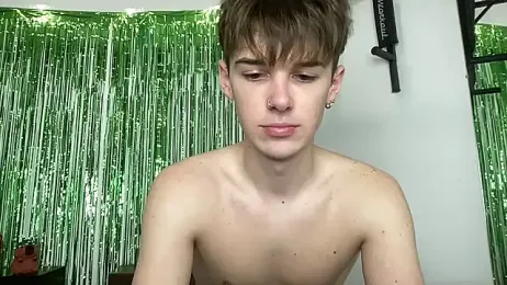 YourMilkyGuy webcam model stream image