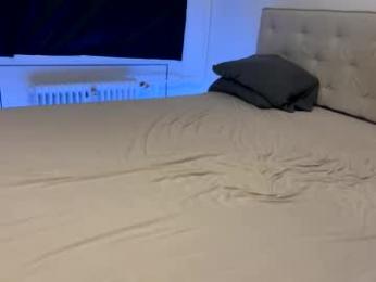 gloryholeroyalty webcam model stream image