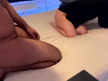 gloryholeroyalty webcam model stream image