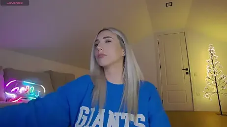 KhloeK webcam model stream image