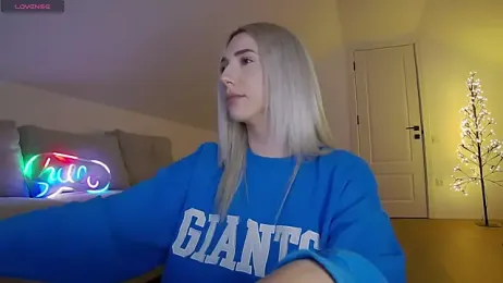 KhloeK webcam stripchat model stream image