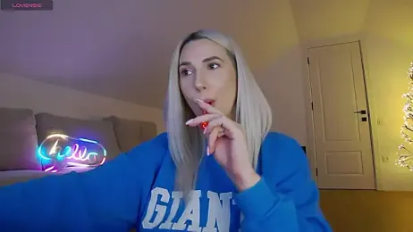 KhloeK webcam model stream image