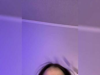 whiteTEA webcam bongacams model stream image